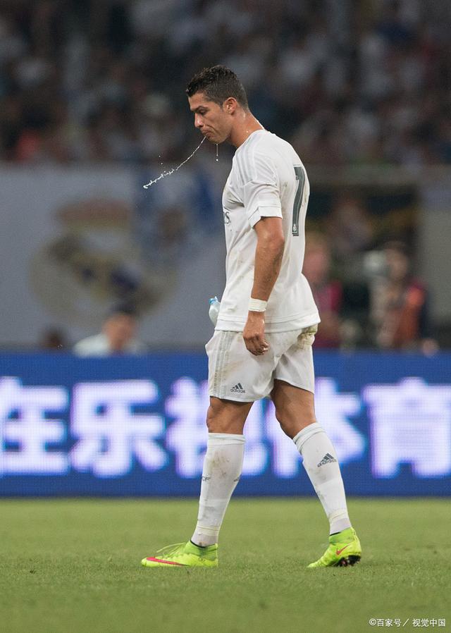 锋霸C罗独中三元，带领球队取胜