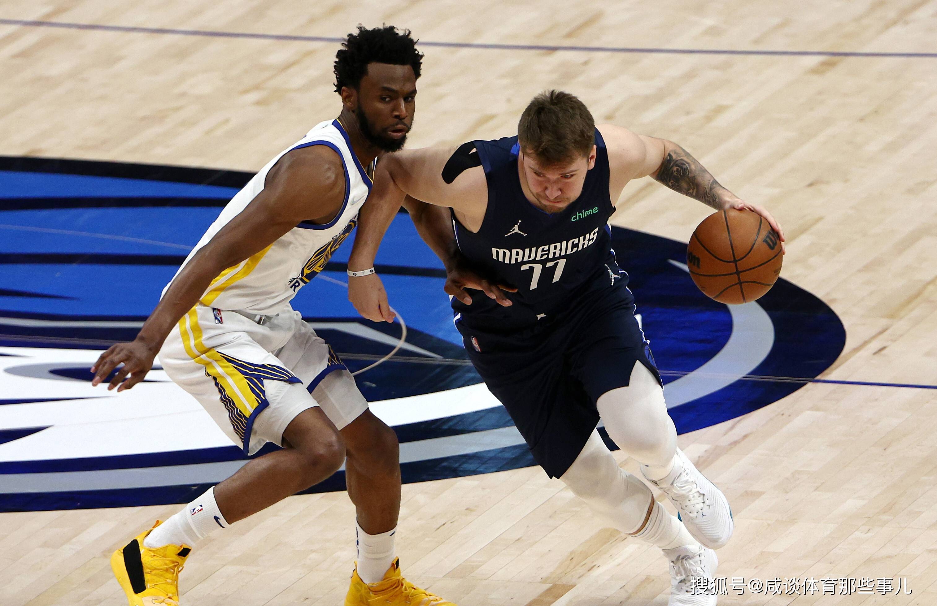 包含东契奇赛事官方发布逆转新规，勇士争议不断！的词条