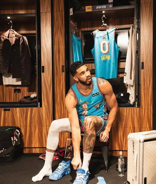 塔图姆在巴黎圣日耳曼比赛中挺进下一轮，大胜引发热议！